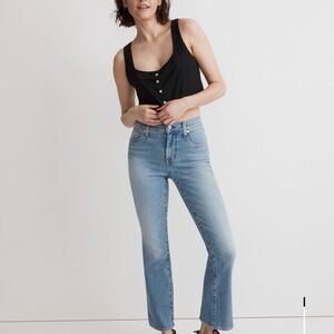 Madewell Denim - Kick Out Crop Jeans in 
Milverton Wash